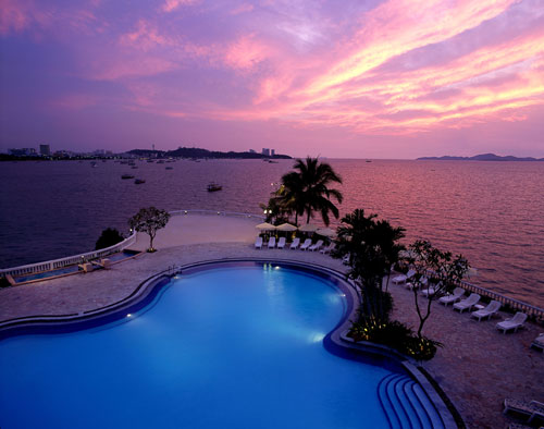 Dusit Thani Pattaya – the lagoon at sunset